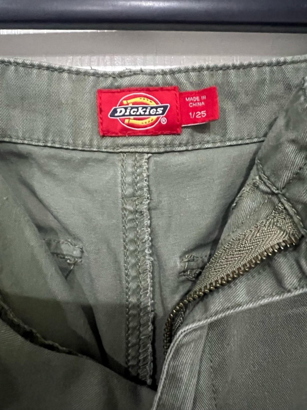 Dickies Olive Utility Cargo Pants Size: 25 - Picture 5 of 6